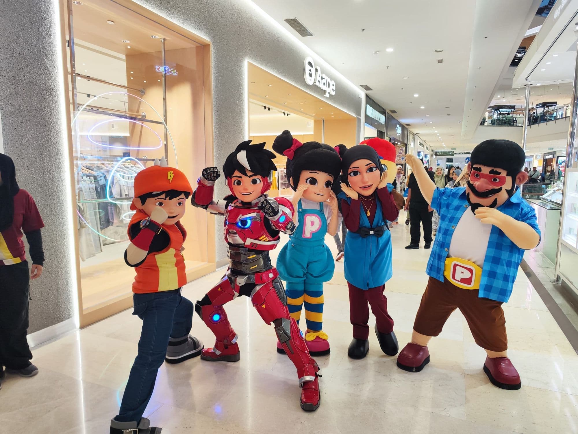 BoBoiBoy、Mechamato、Pipi、Mama 与 Papa 角色偶服在商场登场